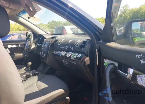 2013 Kia Sorento Lx z USA, uszkodzony, nr VIN 5XYKTDA64DG424596